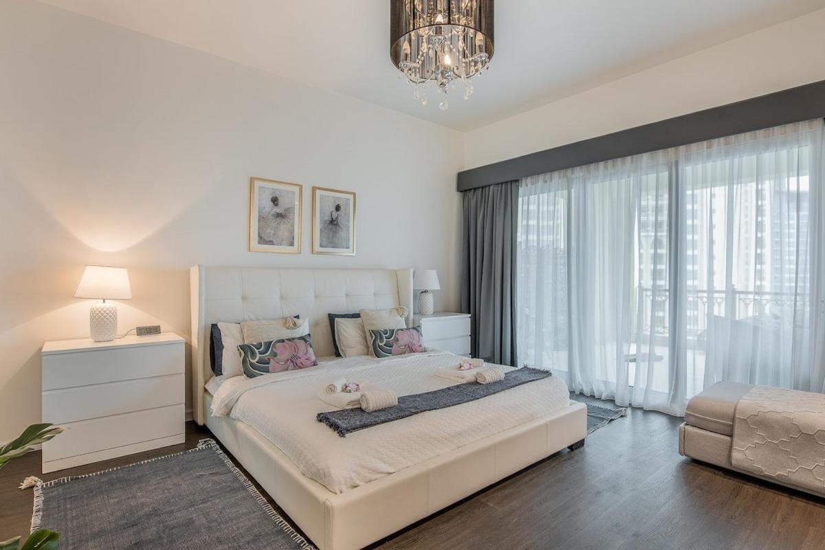 3br That Sleeps 8 On Palm Jumeirah With Pool & Gym Access And Stunning View Apartment Dubai