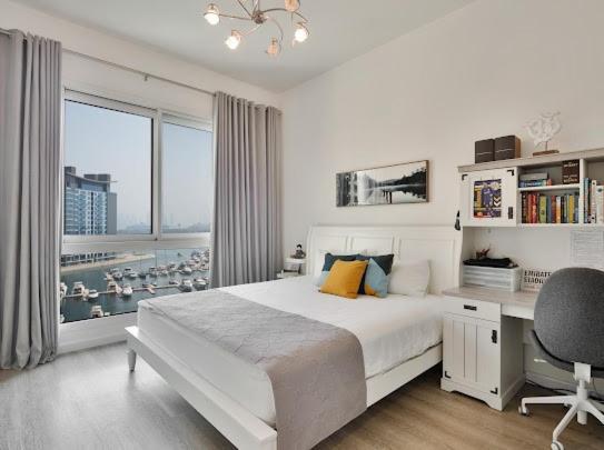 3br That Sleeps 8 On Palm Jumeirah With Pool & Gym Access And Stunning View Apartment