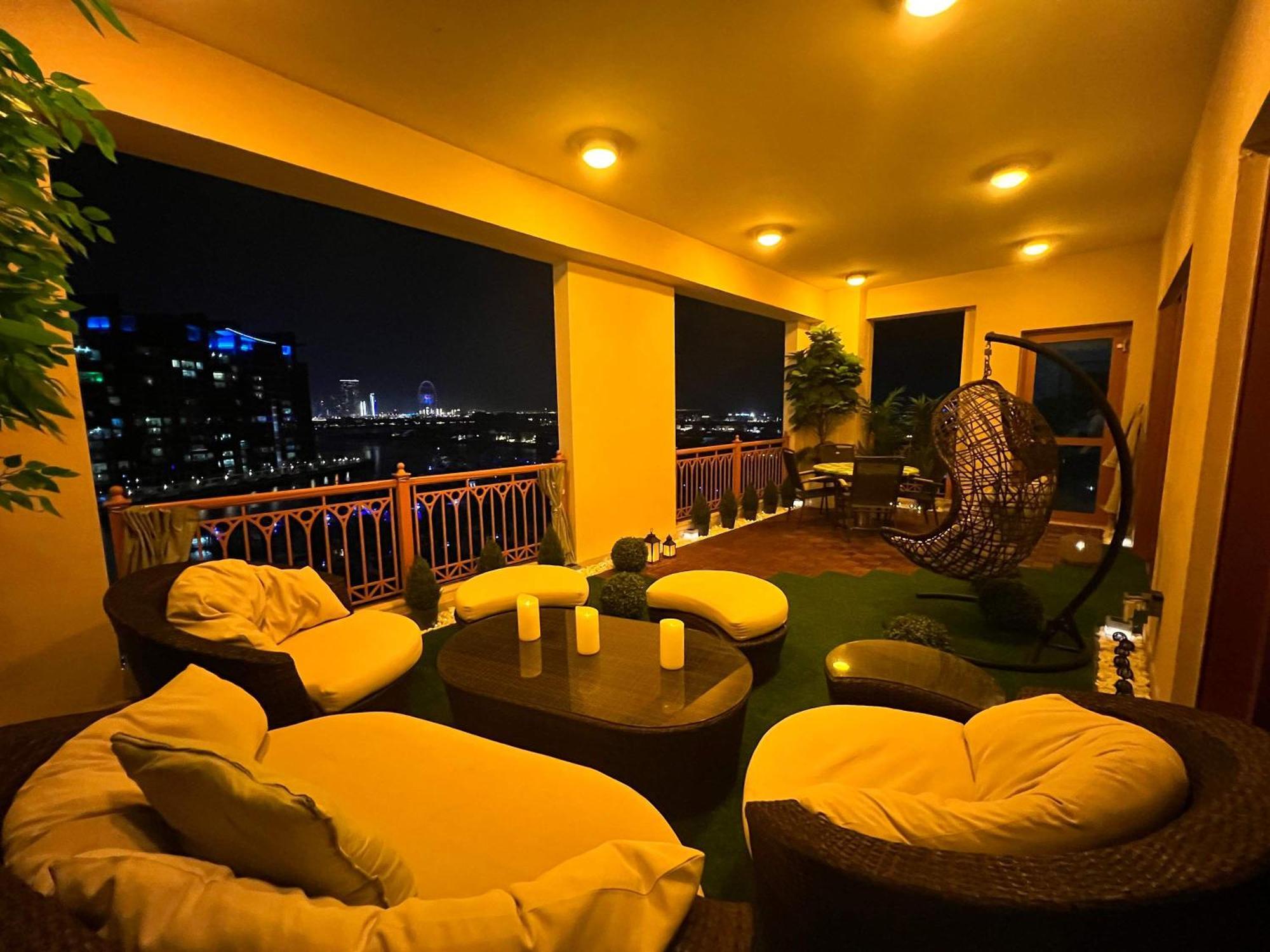 Apartment 3br That Sleeps 8 On Palm Jumeirah With Pool & Gym Access And Stunning View *
